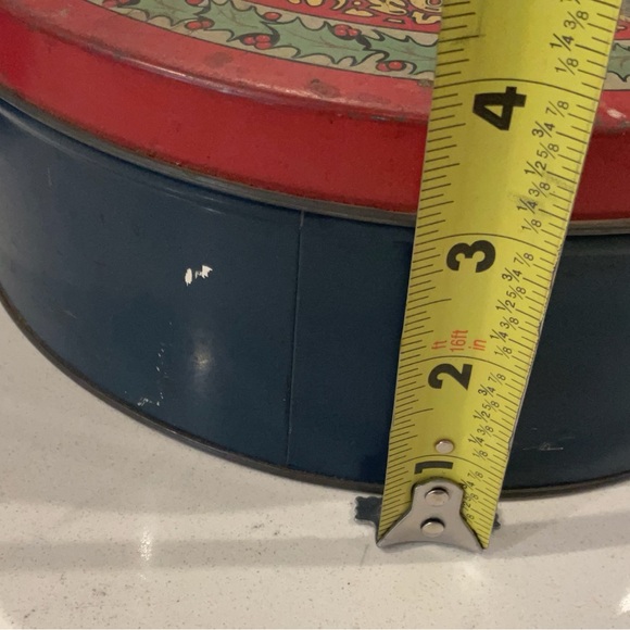 Vintage Christmas Carolers Tin 10” Round  & Santa Face Tin 7-1/2” Both Empty - Picture 7 of 10